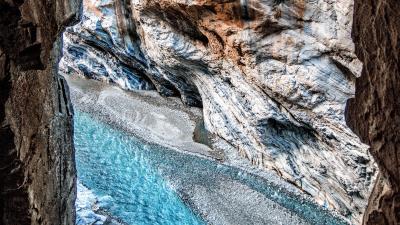 Rocks river top view 4k wallpaper