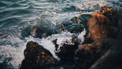 Rocks sea surf 4k wallpaper