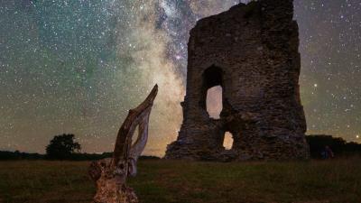 Ruins driftwood nebula 4k wallpaper