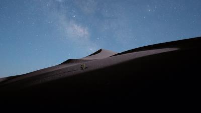 Sand slope starry sky 4k wallpaper