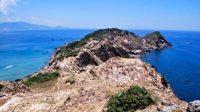 Sea beach stones shore 4k wallpaper