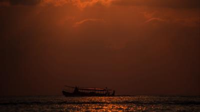 Sea horizon ship image 4k wallpaper