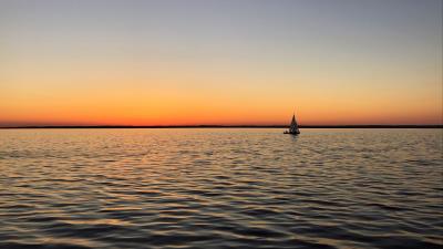 Sea sail horizon 4k wallpaper