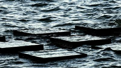 Sea waves plates 4k wallpaper