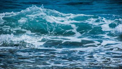 Sea waves spray foam 4k wallpaper
