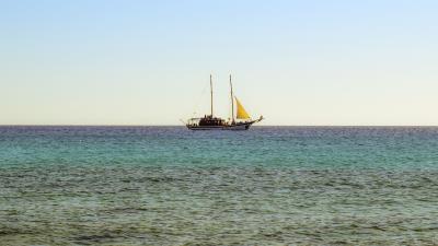 Ship sea horizon 4k wallpaper