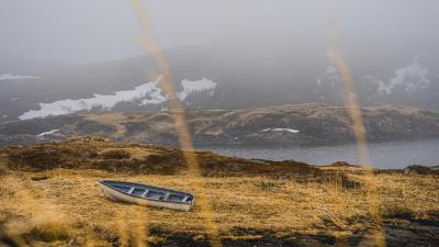 Shore boat fog 4k wallpaper