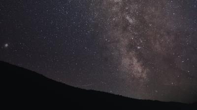 Starry sky milky way horizon 4k wallpaper