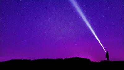 Starry sky silhouette man 4k wallpaper