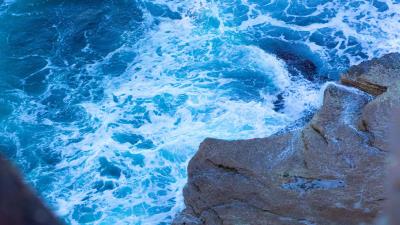 Stone surf sea 4k wallpaper