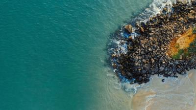 Stones coast ocean 4k wallpaper