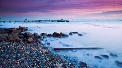 Stones pebble coast evening fog malaysia resor 4k wallpaper