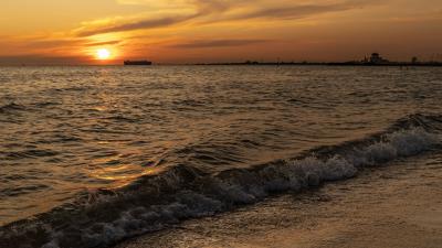 Sunset ocean waves 4k wallpaper