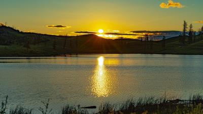 Sunset river rays 4k wallpaper