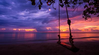 Swing garland beach 4k wallpaper