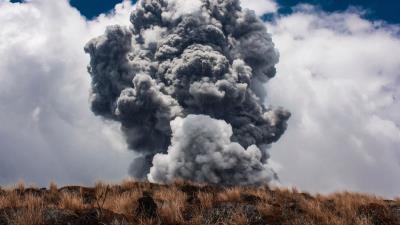 Tornado atmospheric whirlwind cumulonimbus cloud sky 4k wallpaper