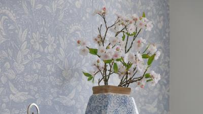 Room flowers vase 4k wallpaper