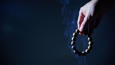 Rosary hand smoke 4k wallpaper