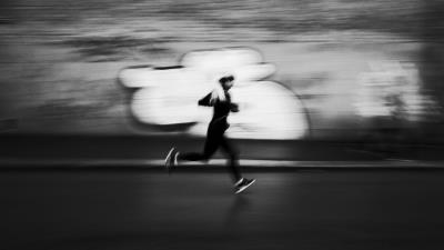 Running bw athlete 4k wallpaper