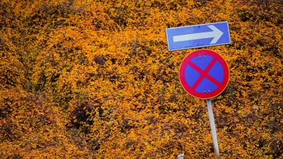 Sign prohibition arrow 4k wallpaper