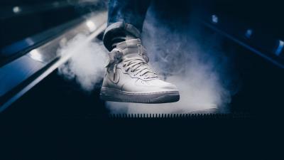 Sneaker foot smoke 4k wallpaper
