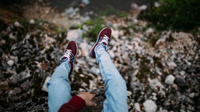 Sneakers legs blur height 4k wallpaper