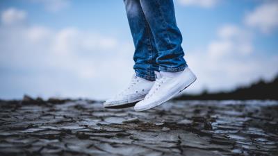 Sneakers legs shoes jeans 4k wallpaper