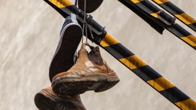 Sneakers shoes hang 4k wallpaper