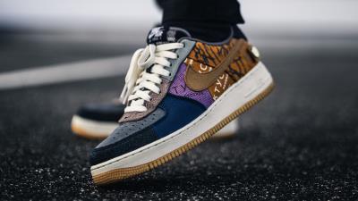 Sneakers shoes legs photo 4k wallpaper