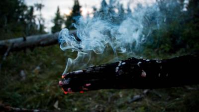 Stick coal smoke 4k wallpaper