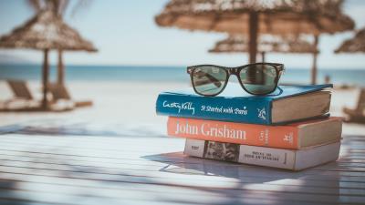 Sunglasses books beach sun 4k wallpaper