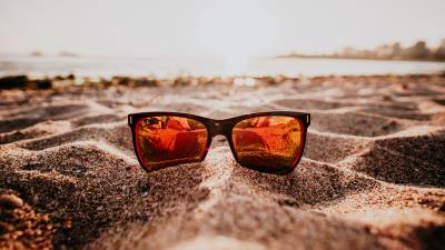 Sunglasses sand reflection 4k wallpaper