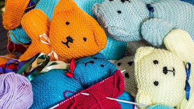 Toy knitted knitting needles 4k wallpaper