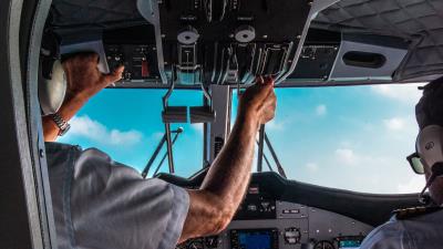 Airplane cockpit pilots 4k wallpaper