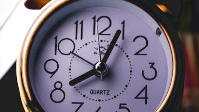 Alarm clock dial arrows 4k wallpaper