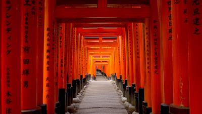 Arch passage column 4k wallpaper