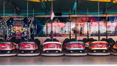 Autodrome attraction playground 4k wallpaper