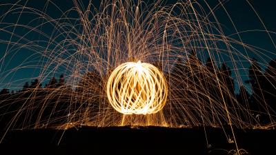 Ball freezelight glow 4k wallpaper