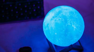 Ball sphere light 4k wallpaper