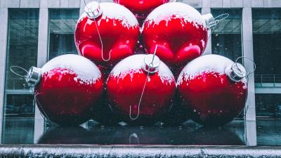 Balls red sculpture 4k wallpaper