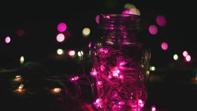 Bank garland glare 4k wallpaper