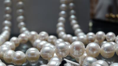 Beads pearls jewelery 4k wallpaper