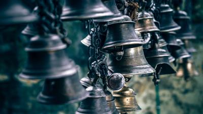 Bells noise steel chain rust 4k wallpaper