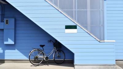 Bicycle building architecture 4k wallpaper