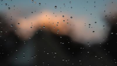 Blur glass drops 4k wallpaper