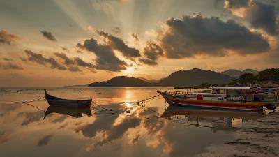 Boat water horizon 4k wallpaper