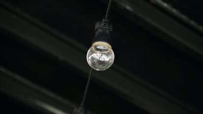 Bulbs garlands wires 4k wallpaper