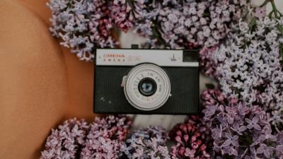 Camera retro lilac 4k wallpaper