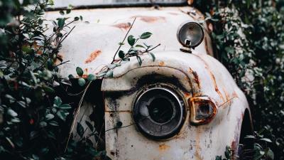 Car rust ruins 4k wallpaper