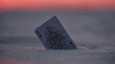 Card ace sand 4k wallpaper